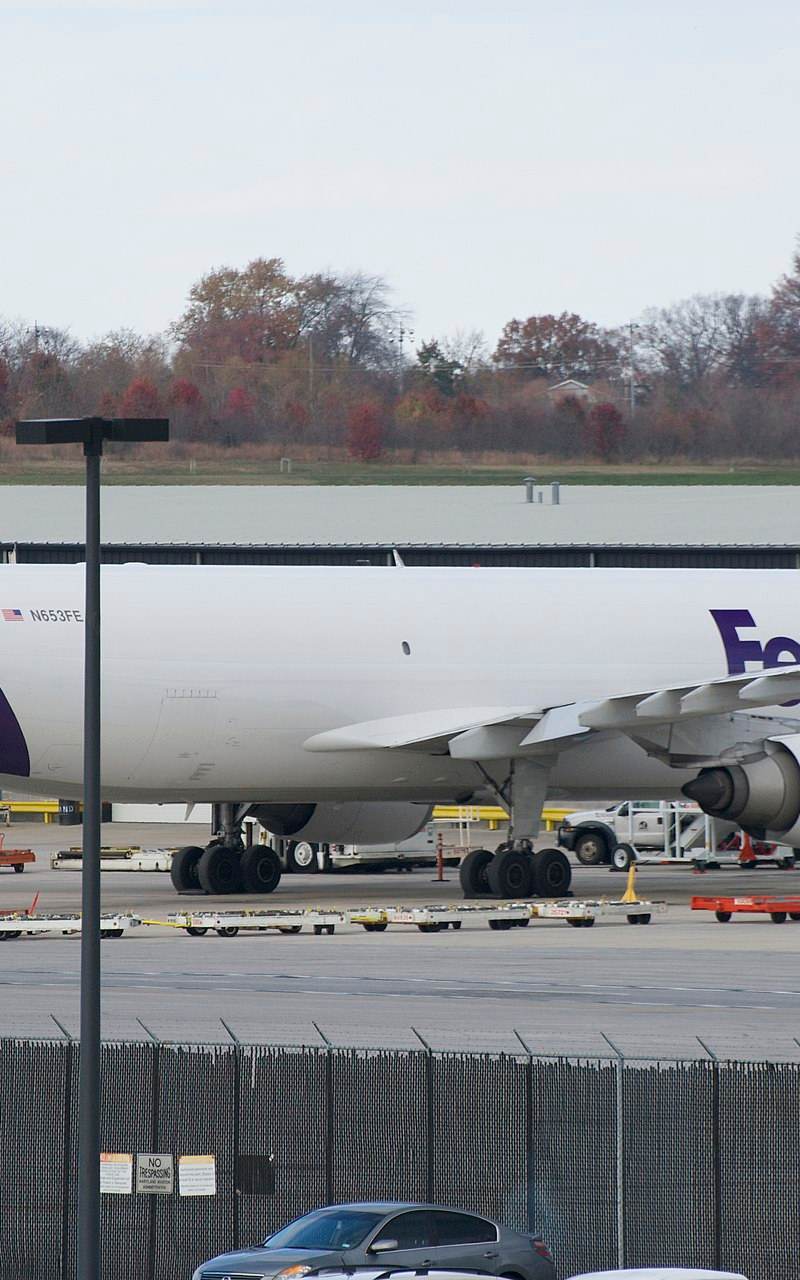 N653FE - Twin-engine aircraft