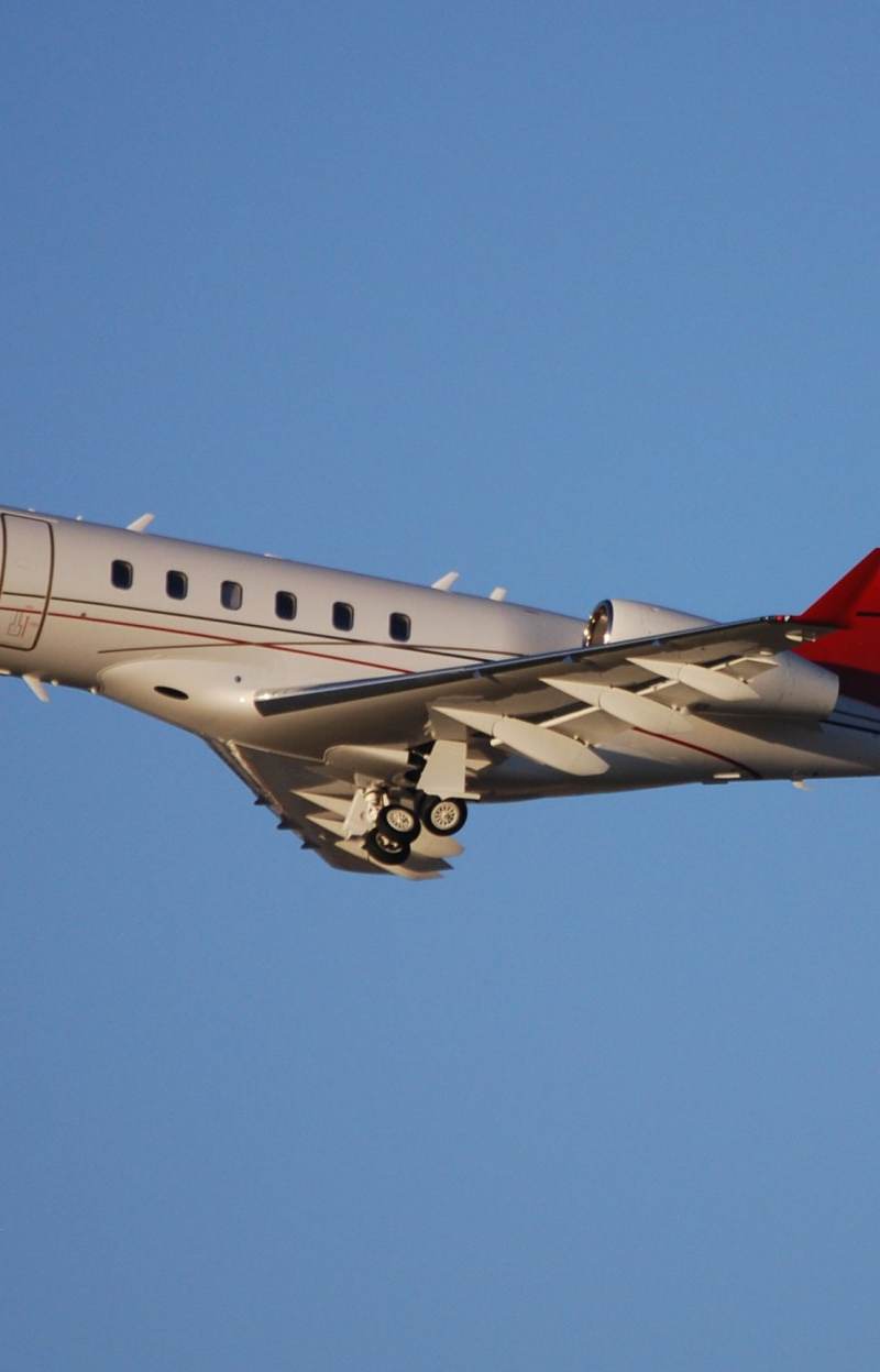 N61TF - Business jet