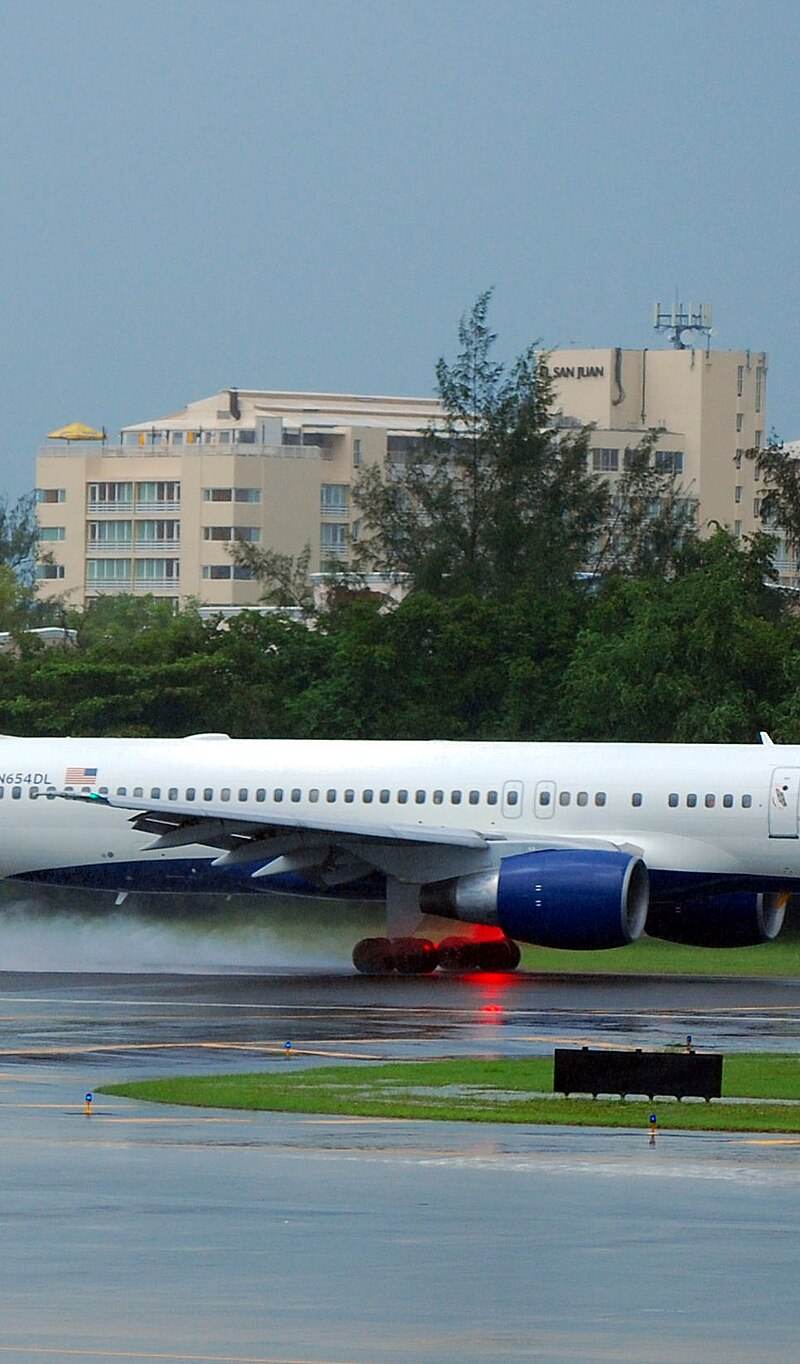 N654DL - Twin-engine aircraft
