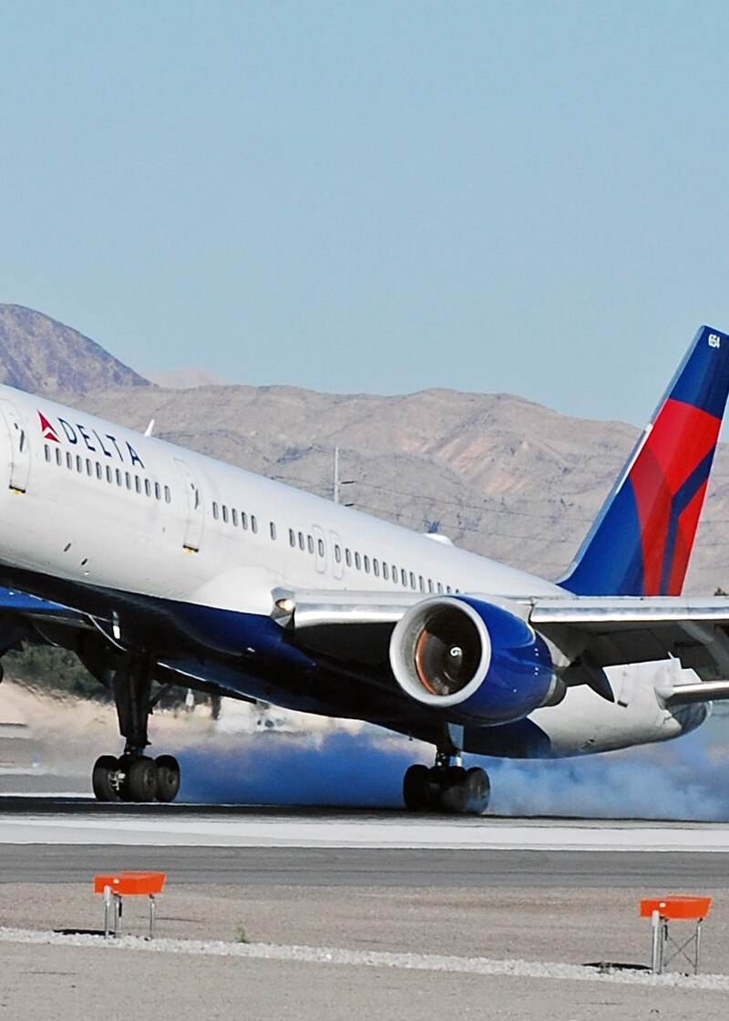 N654DL - Twin-engine aircraft