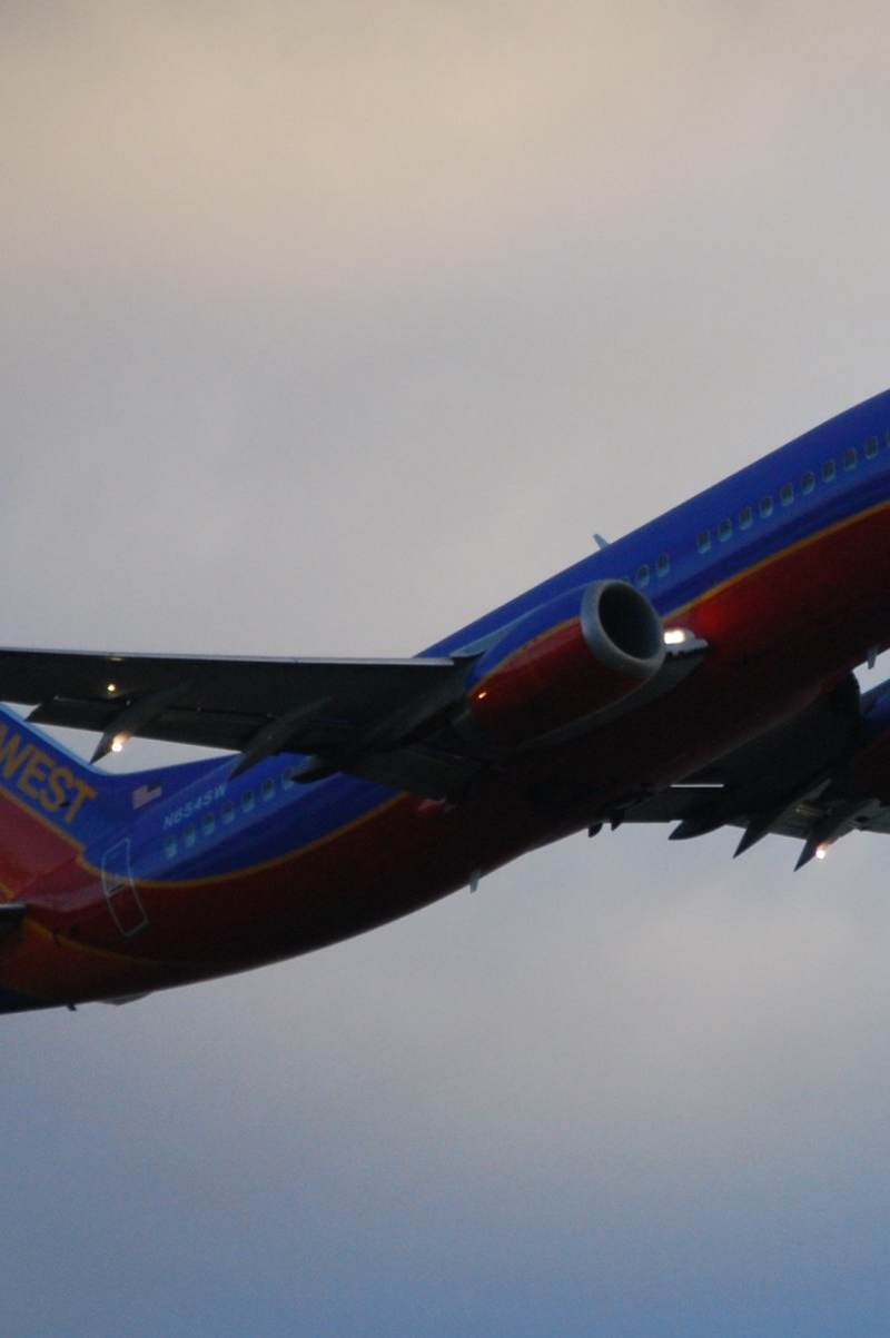N654SW - Twin-engine aircraft