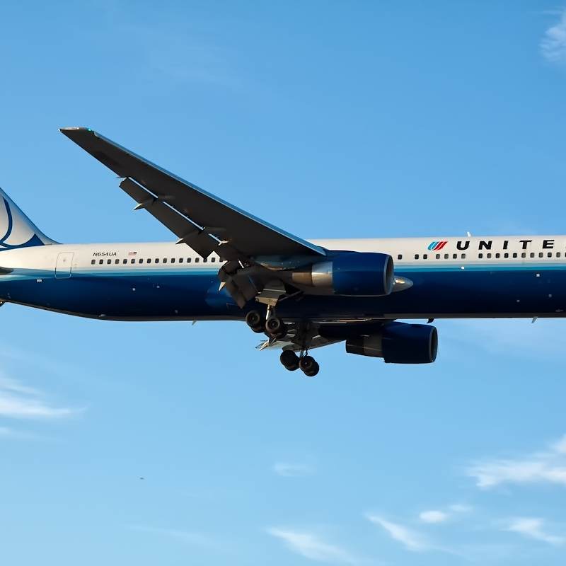 N654UA - Twin-engine aircraft