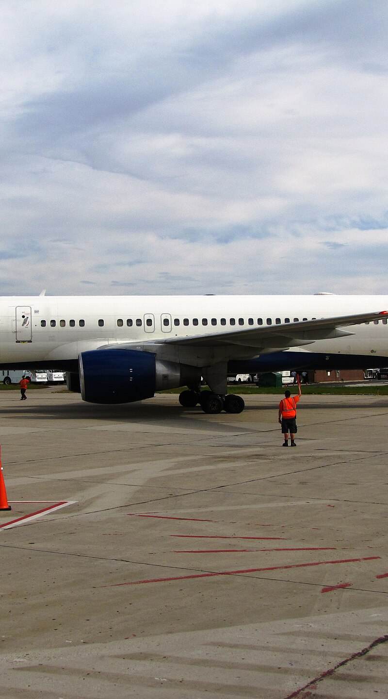 N655DL - Twin-engine aircraft