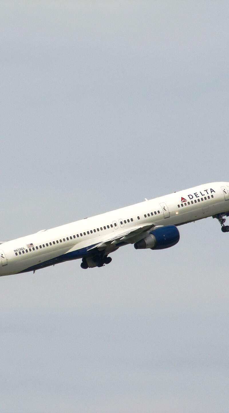 N655DL - Boeing