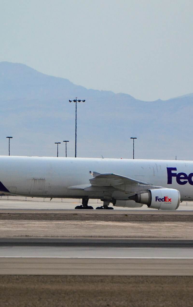 N656FE - Twin-engine aircraft