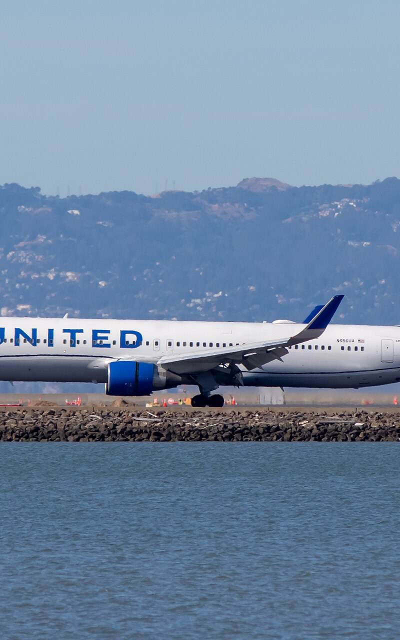 N656UA - Boeing