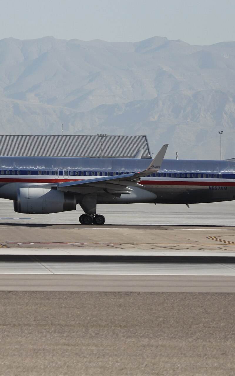 N657AM - Twin-engine aircraft