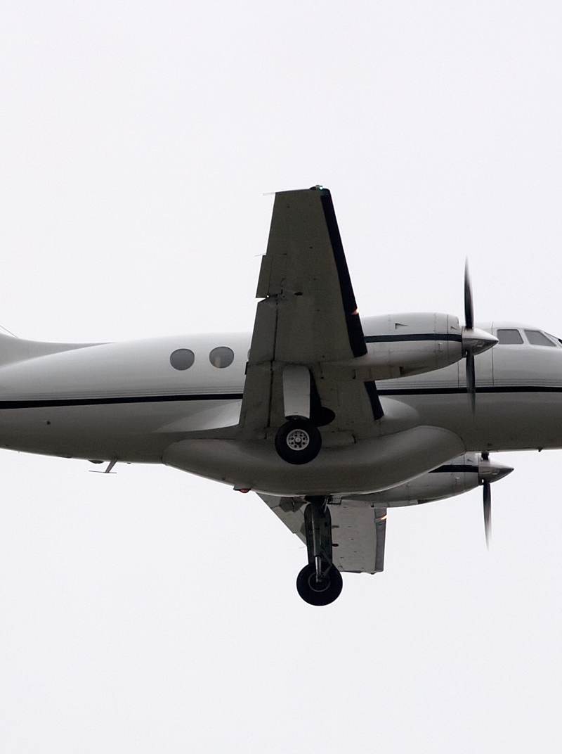 N657BA - Twin-engine aircraft