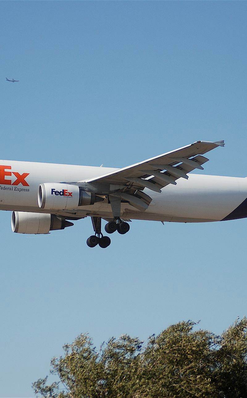 N657FE - Twin-engine aircraft