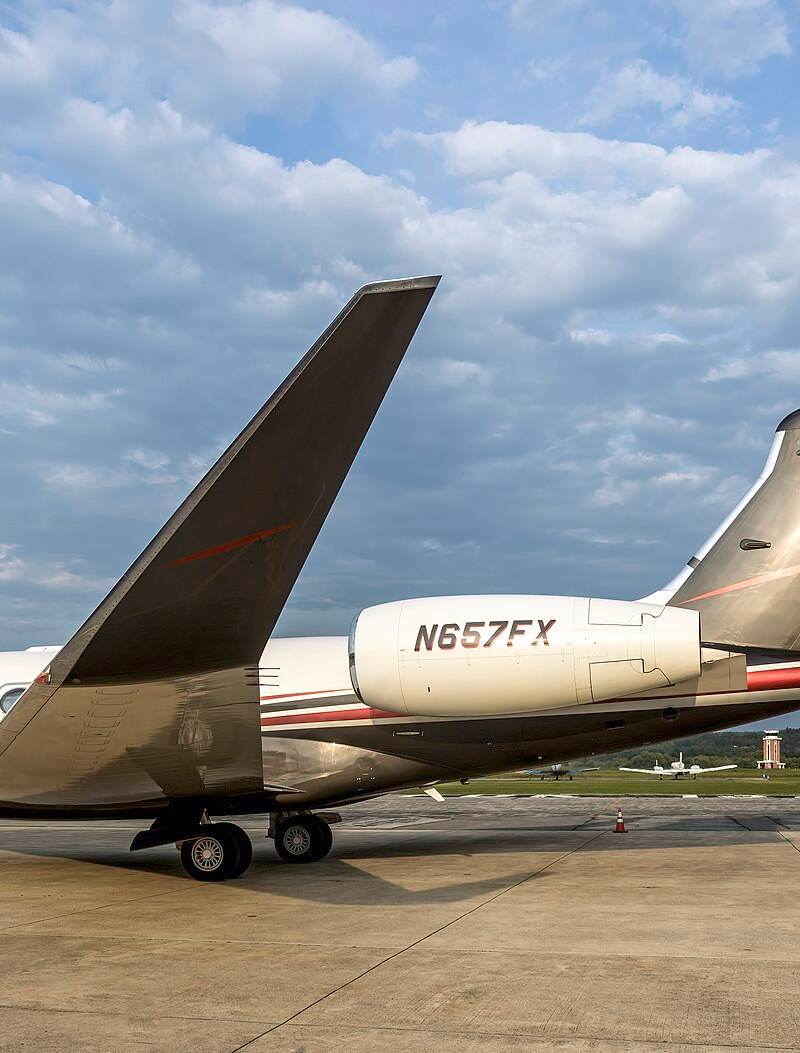 N657FX - Business jet