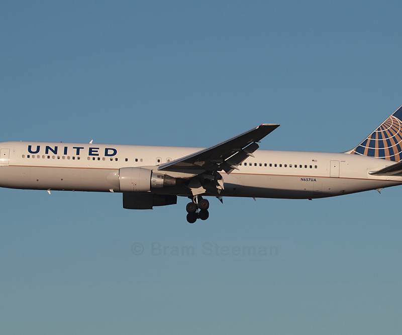 N657UA - Boeing