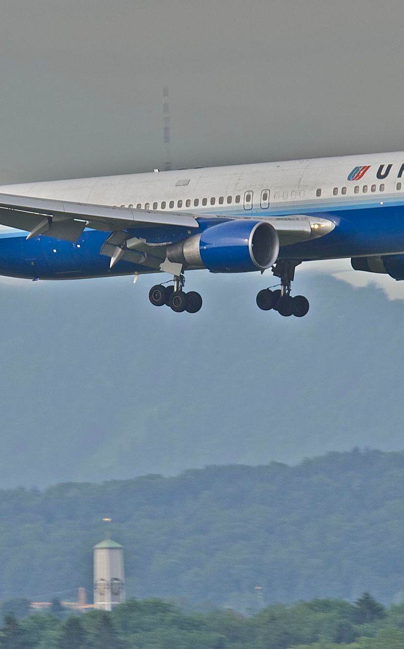 N657UA - Boeing