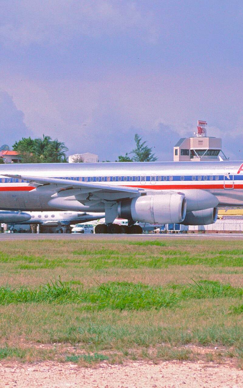 N658AA - Aircraft