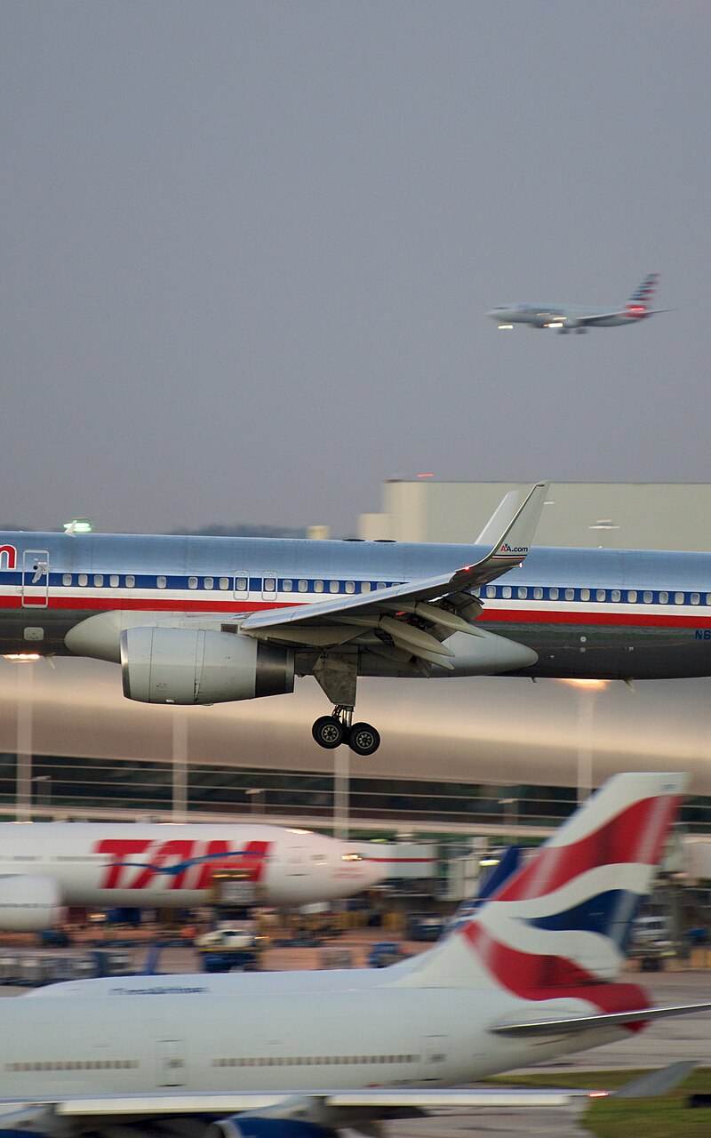 N658AA - Boeing