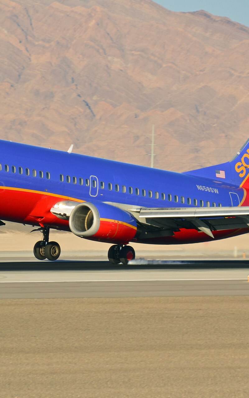 N658SW - Twin-engine aircraft