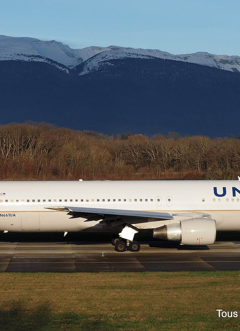 N661UA - Boeing