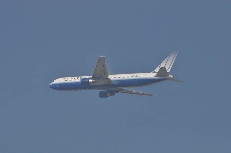 N661UA - Boeing