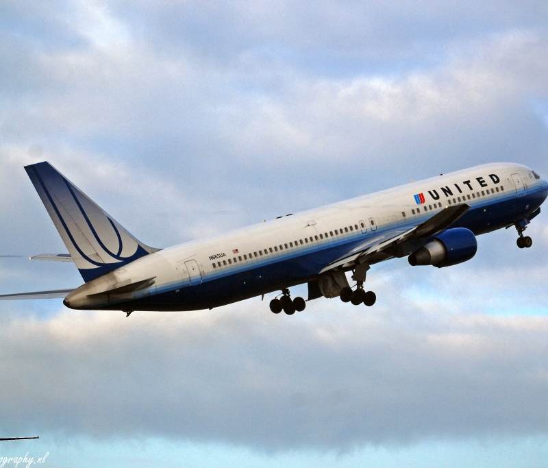 N663UA - Boeing
