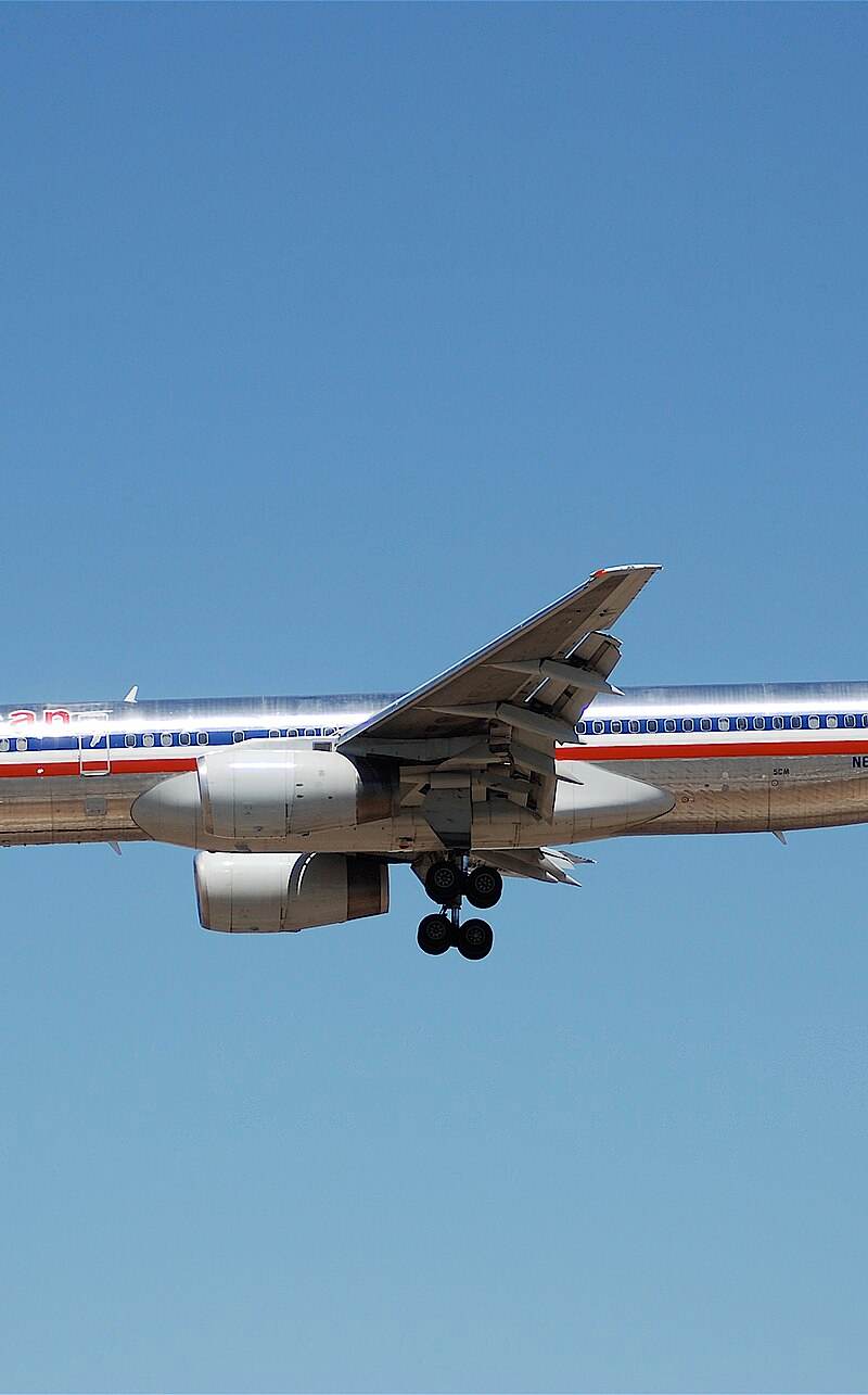 N664AA - Twin-engine aircraft