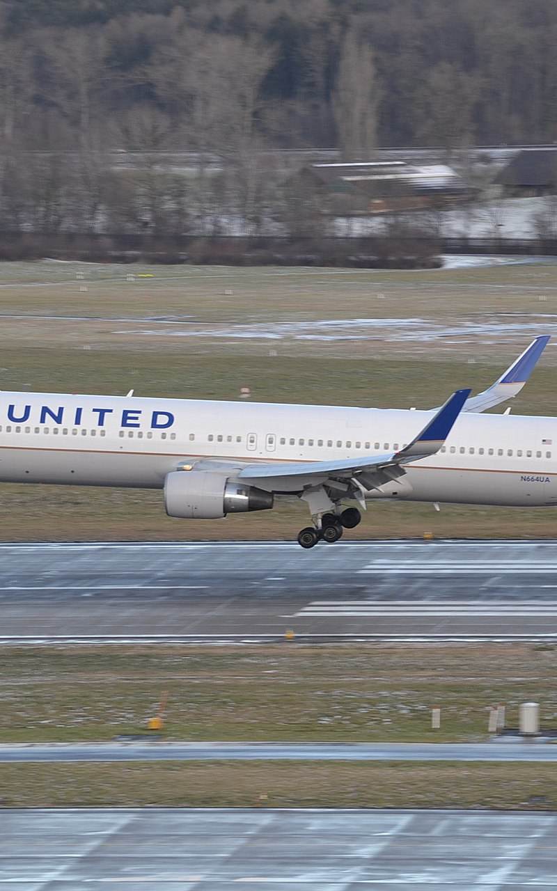 N664UA - Boeing