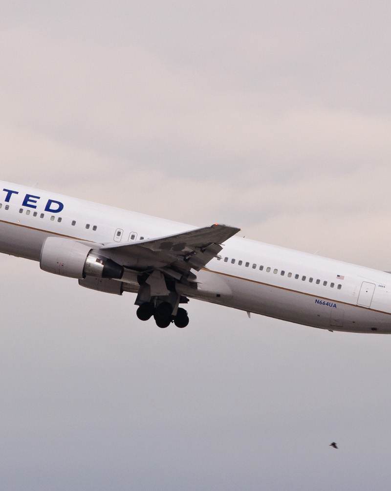 N664UA - Twin-engine aircraft