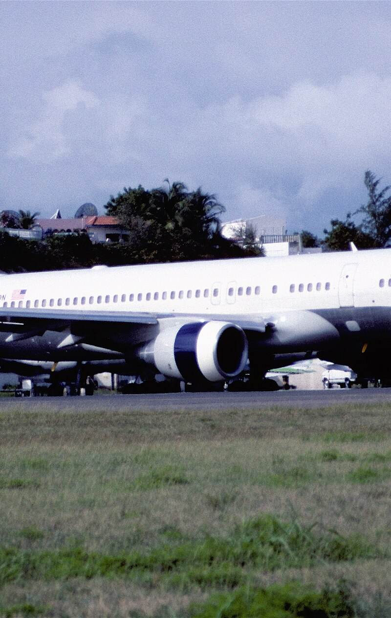 N665DN - Twin-engine aircraft