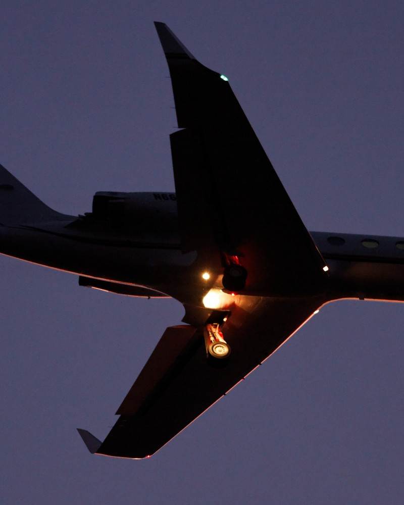 N665SF - Business jet