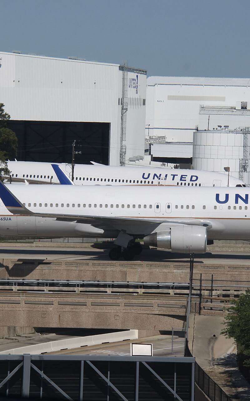 N665UA - Boeing