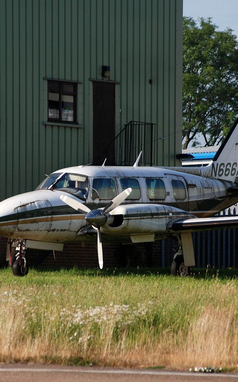 N666AW - Twin-engine aircraft