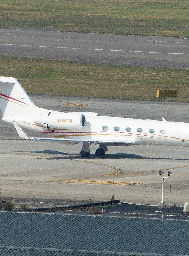 N666ZW - Business jet