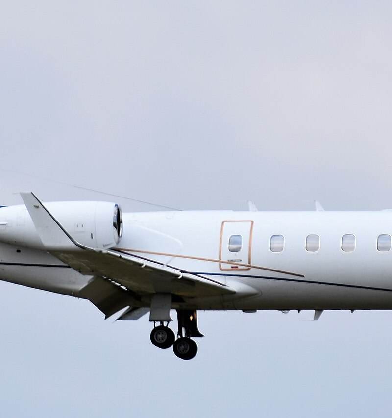 N667MB - Business jet