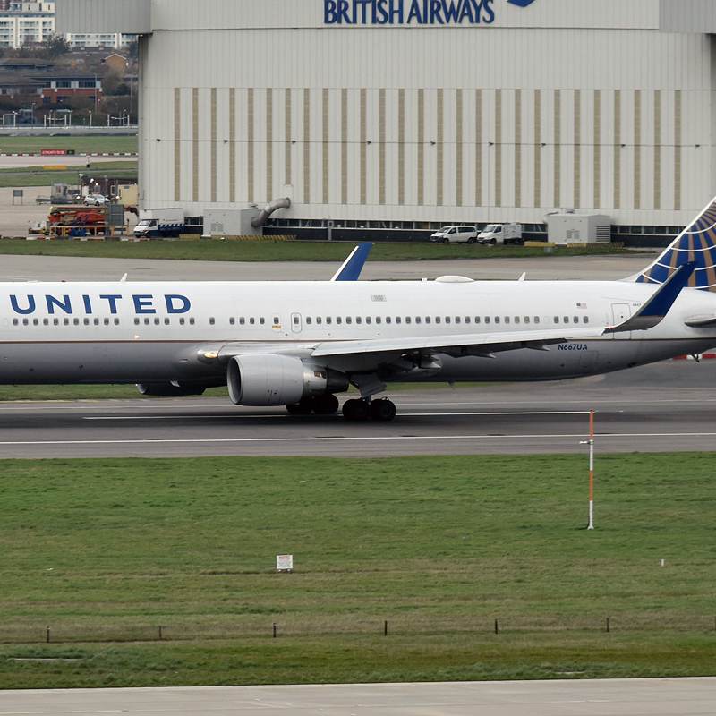 N667UA - Boeing