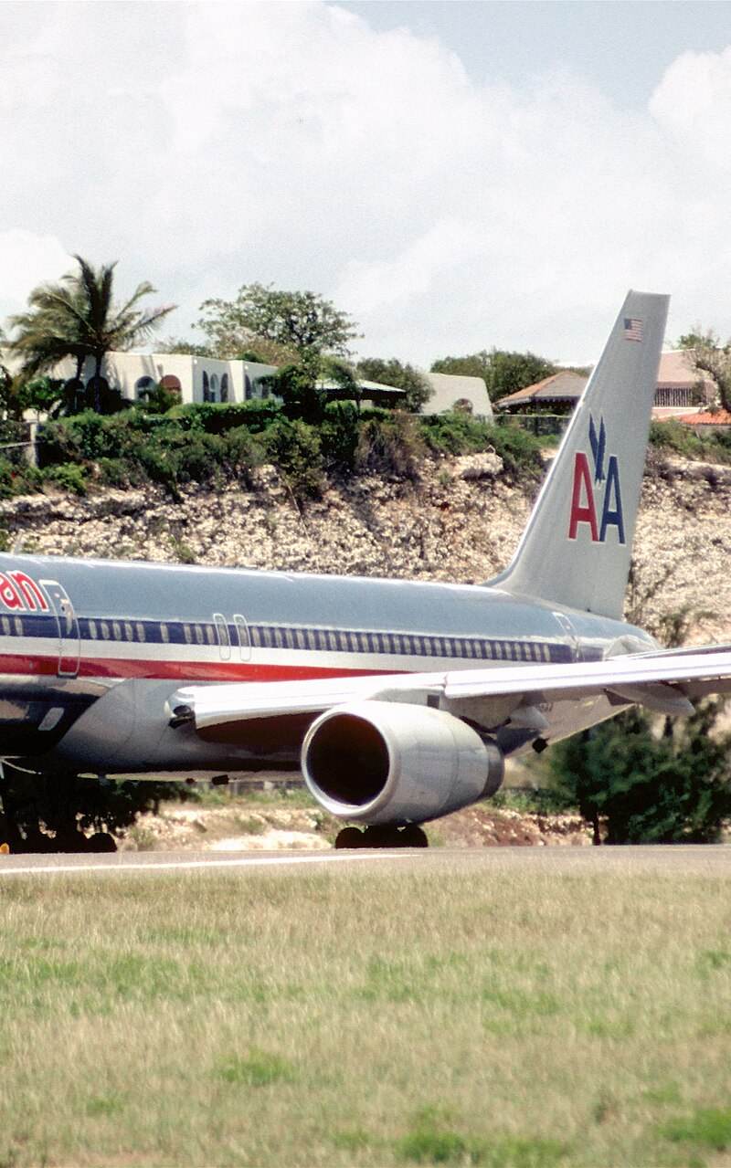 N668AA - Boeing