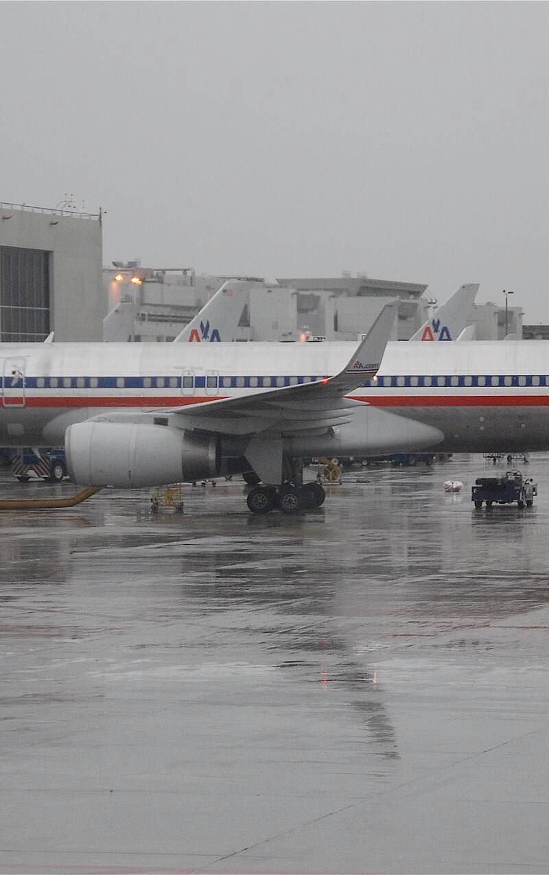 N669AA - Boeing