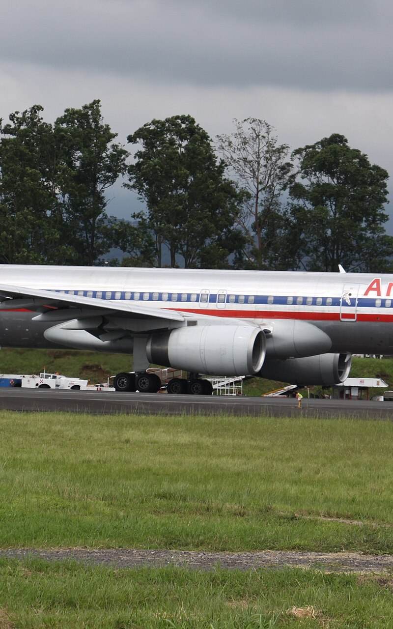 N669AA - Boeing