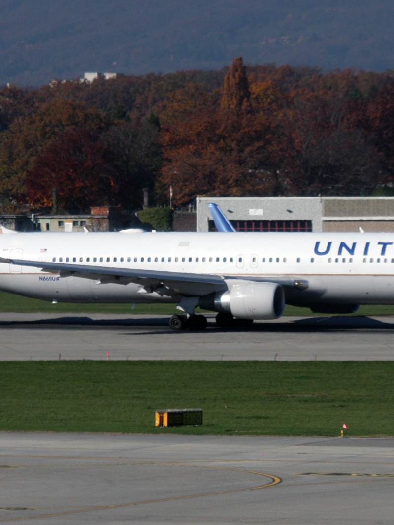 N669UA - Boeing
