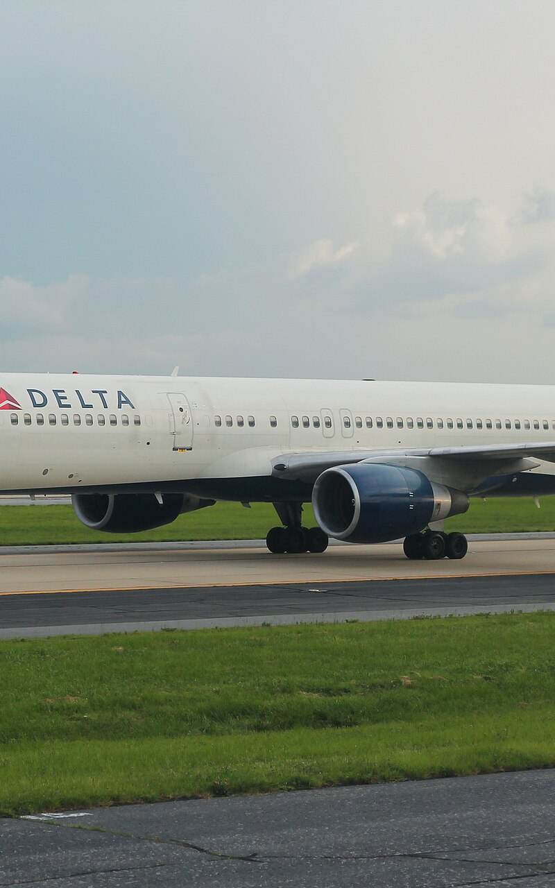 N670DN - Twin-engine aircraft