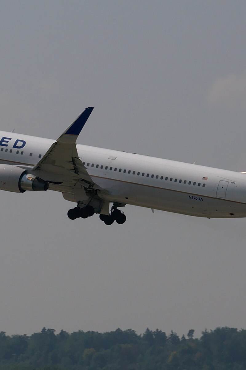N670UA - Boeing
