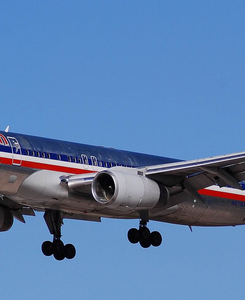 N671AA - Boeing