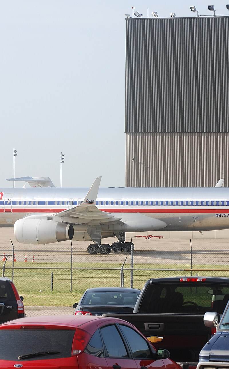 N672AA - Boeing