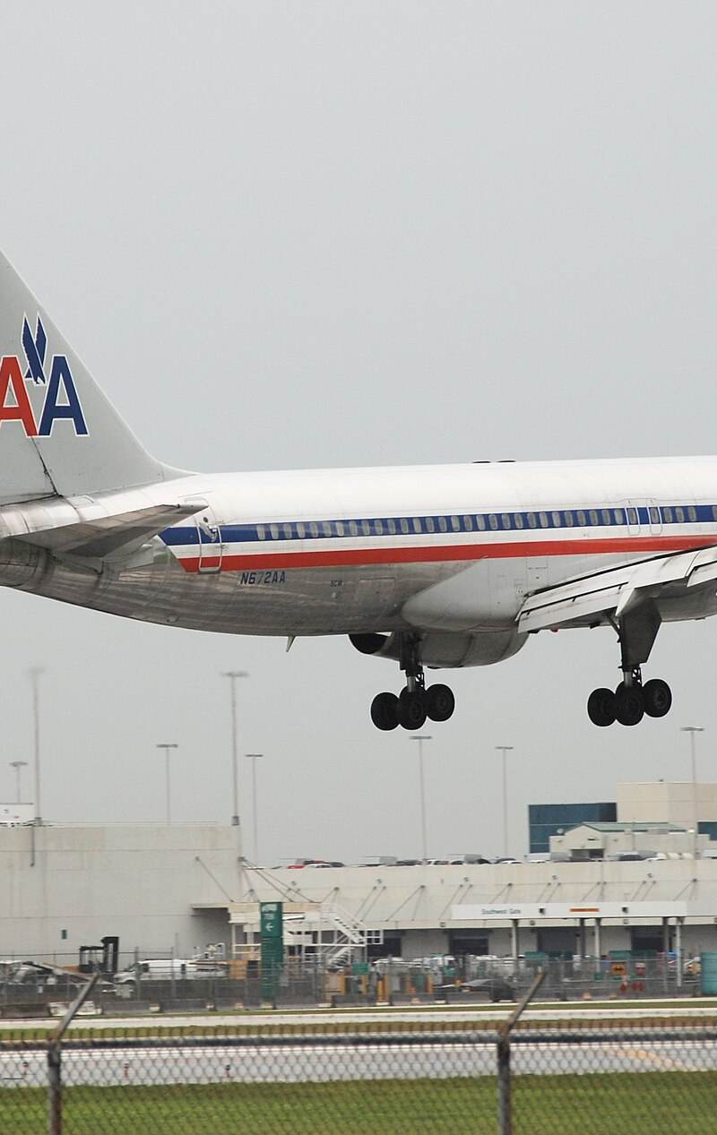 N672AA - Boeing