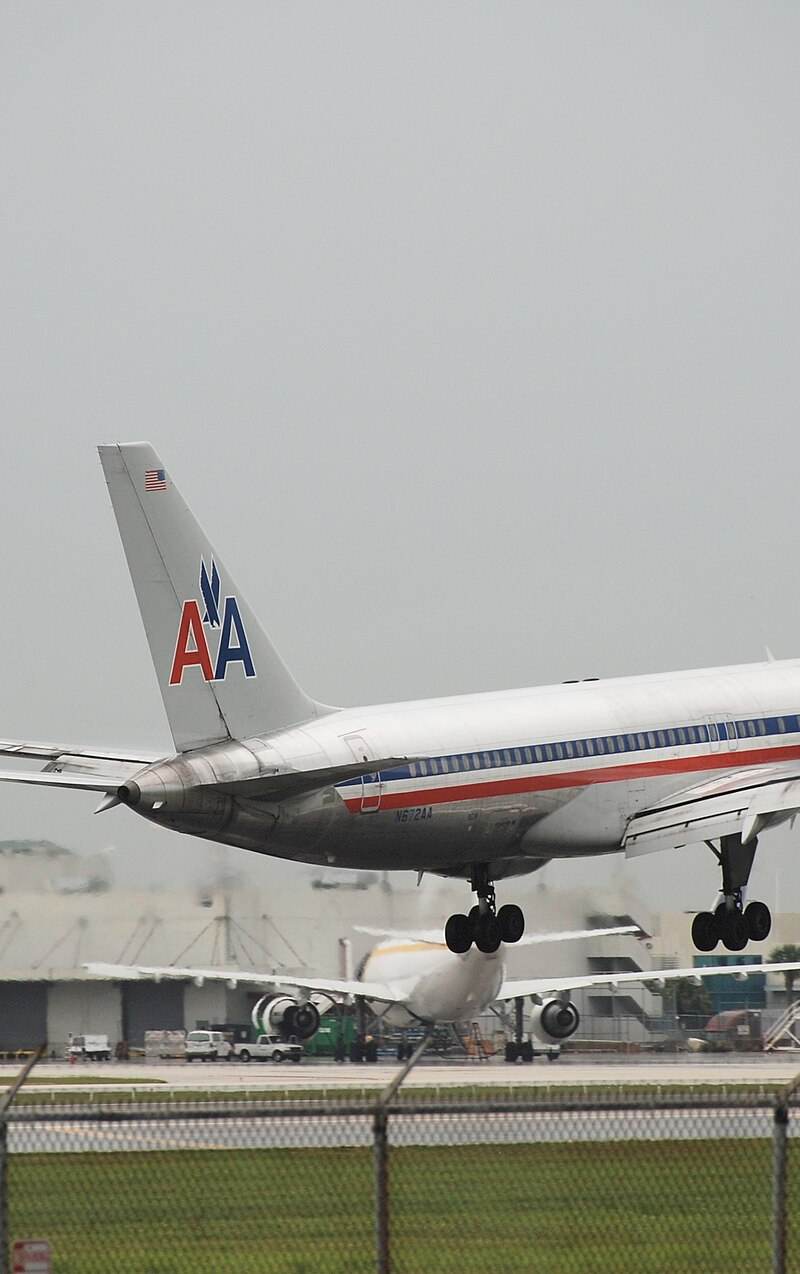 N672AA - Boeing