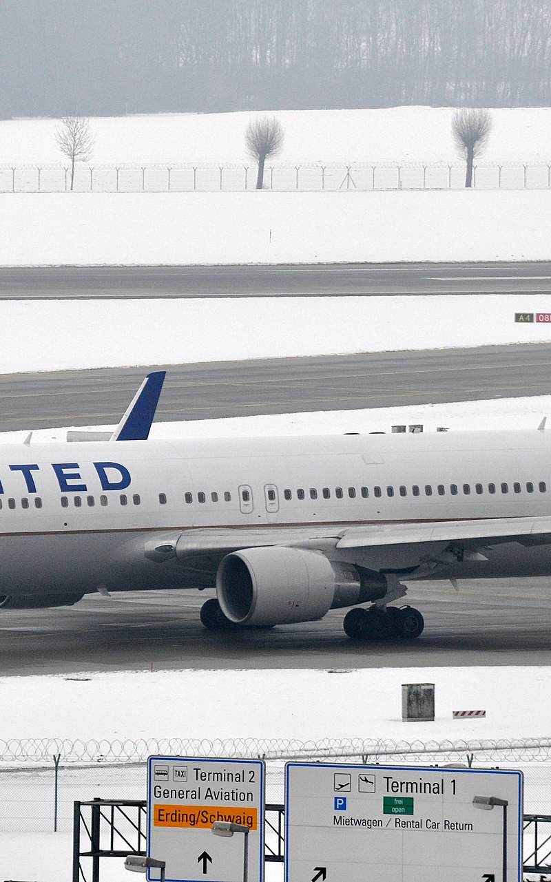 N672UA - Boeing