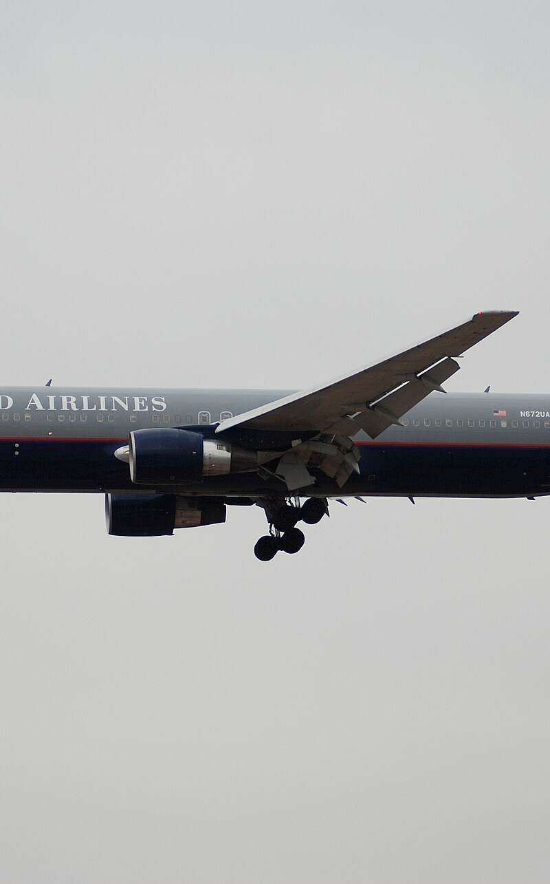 N672UA - Boeing