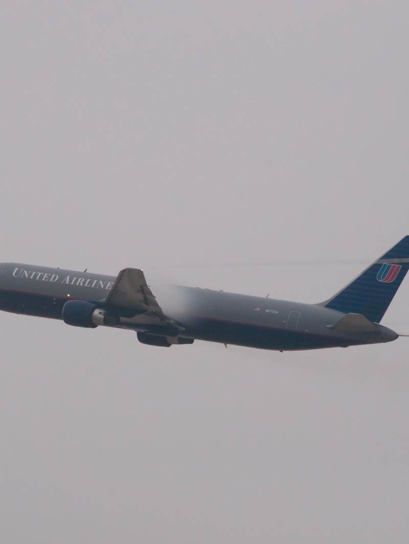 N672UA - Boeing