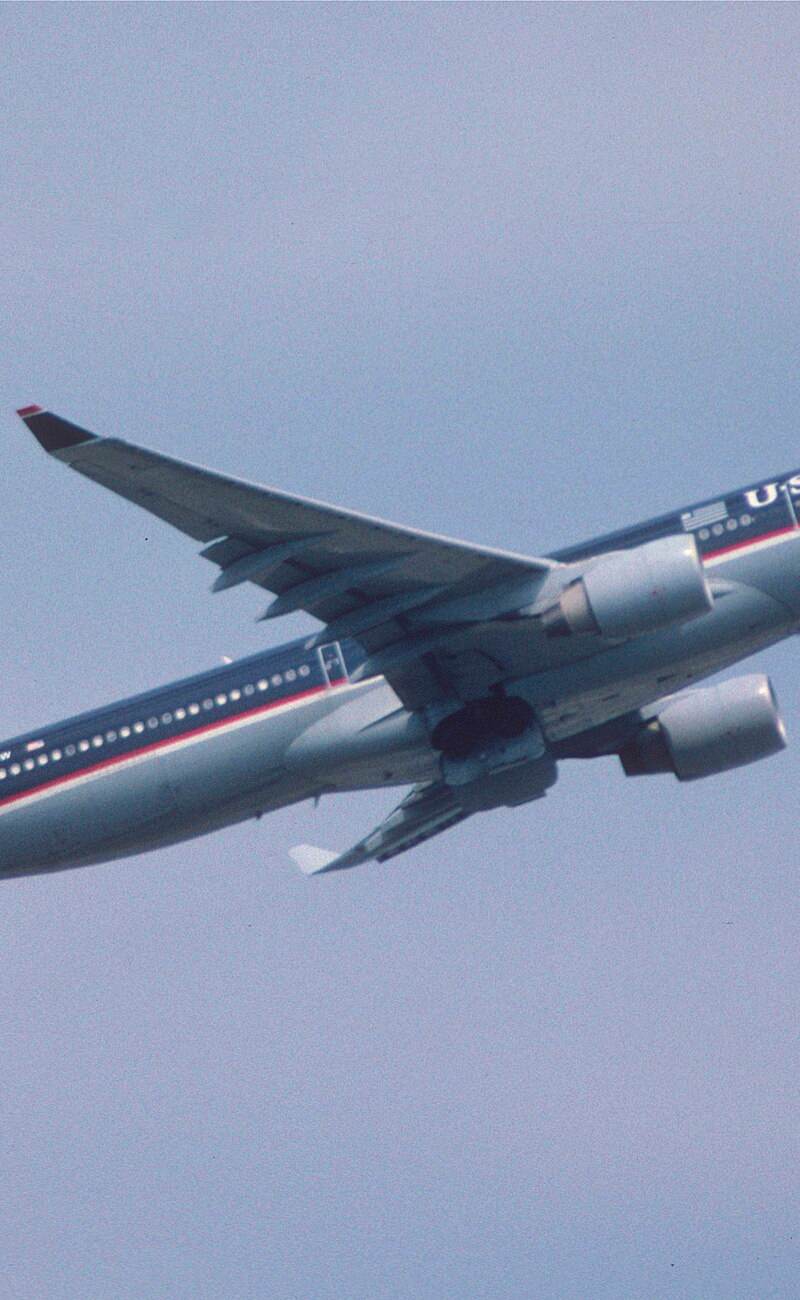 N672UW - Twin-engine aircraft