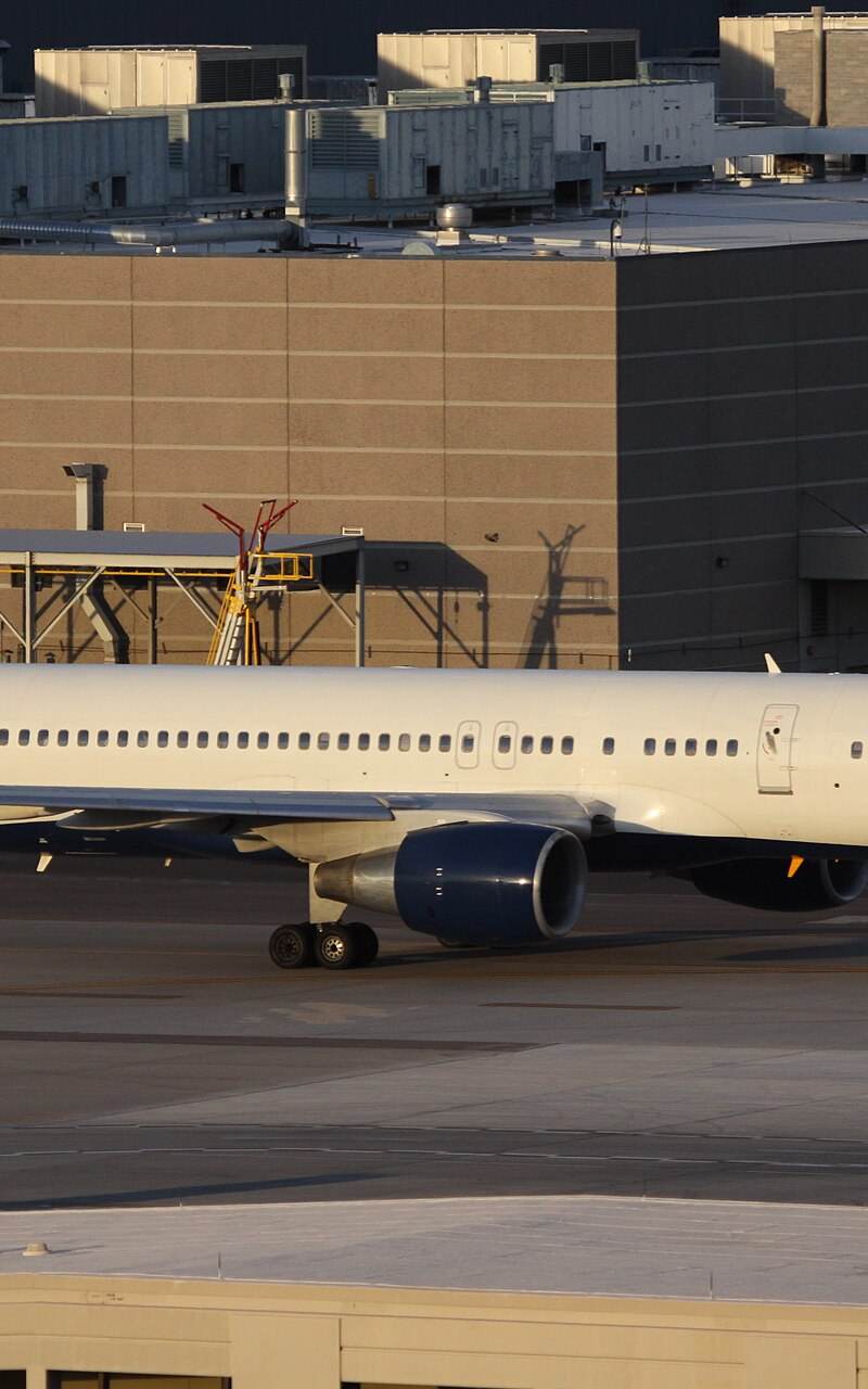 N673DL - Aircraft