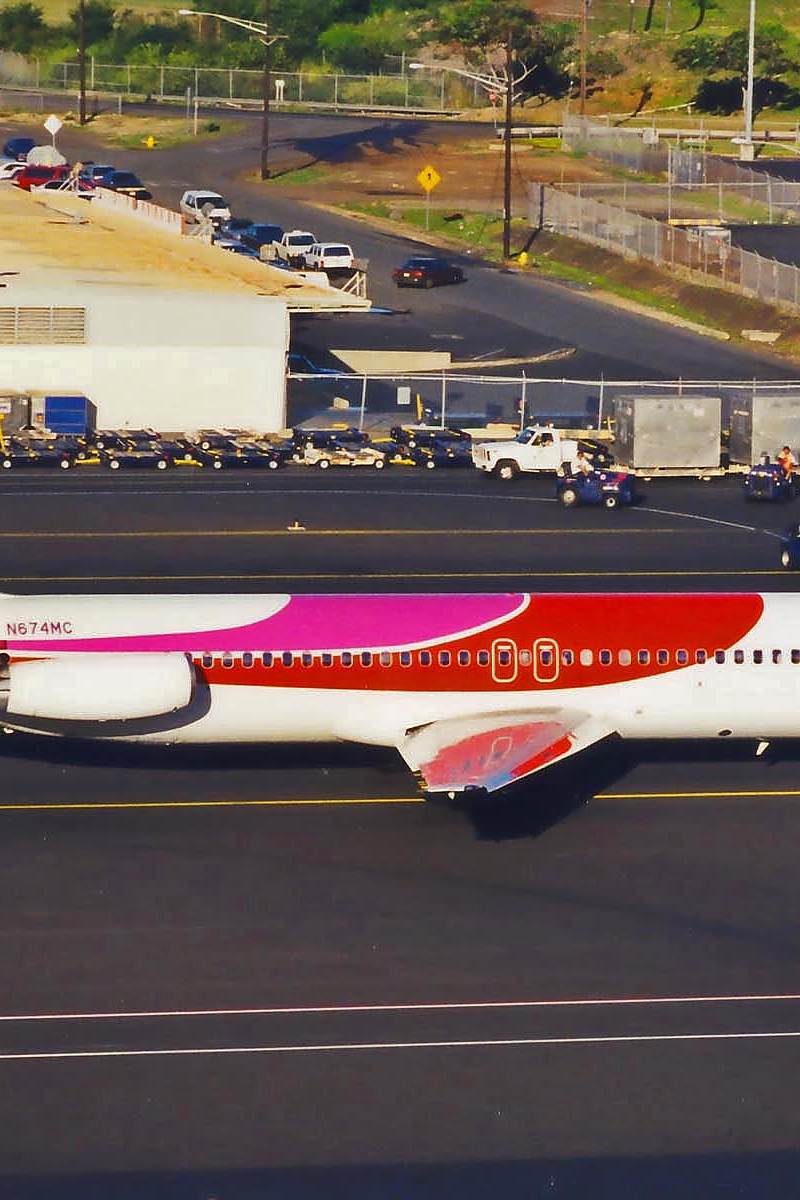 N674MC - Douglas