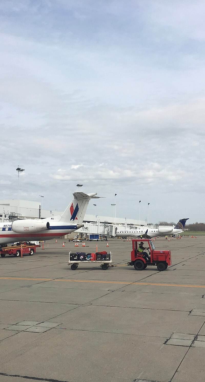 N674RJ - Embraer