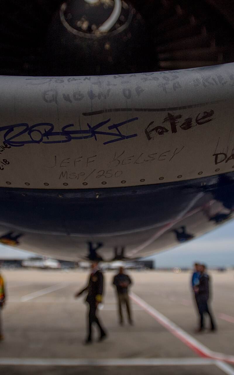 N674US - Aircraft